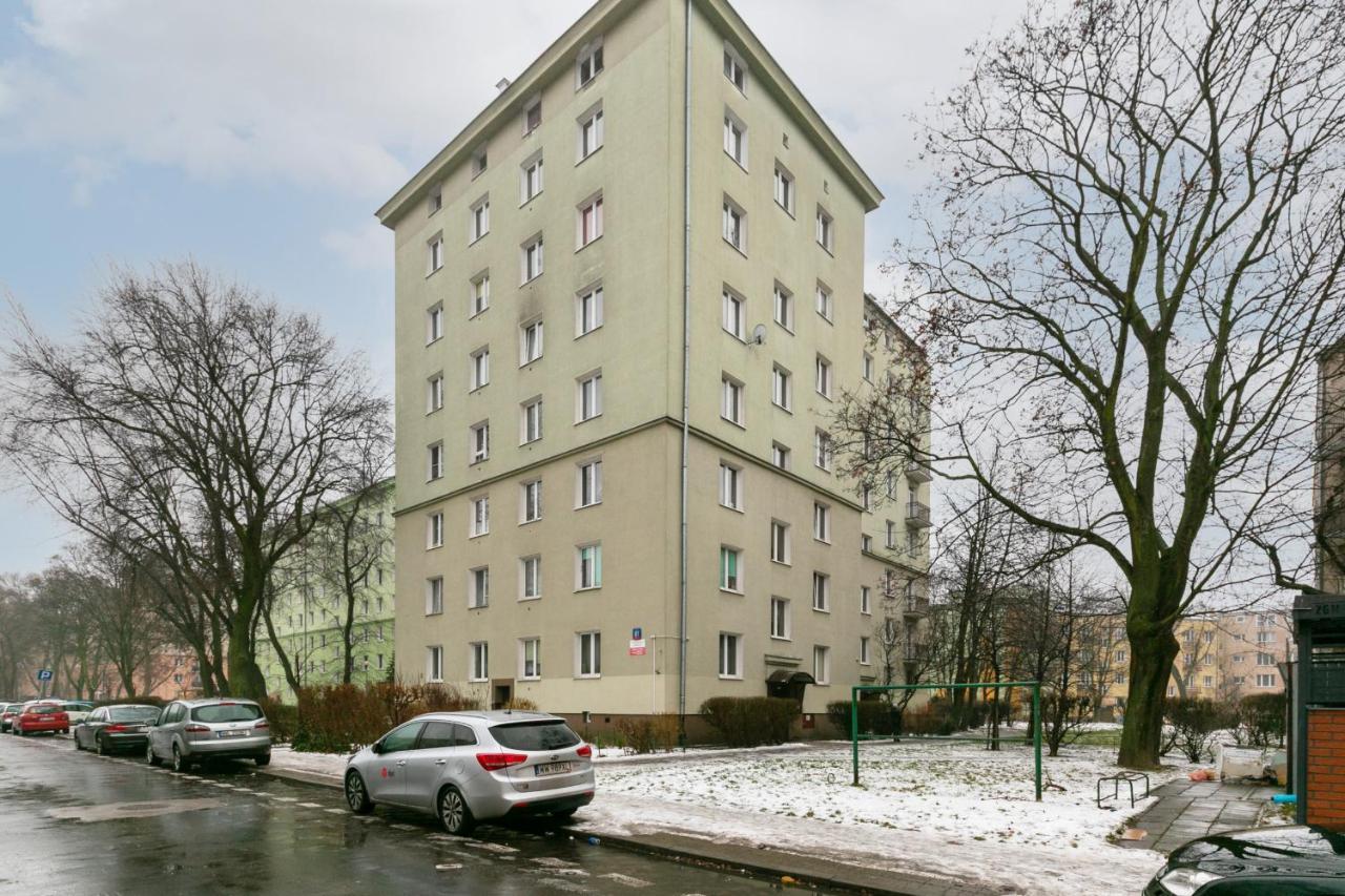 Wola Apartment With Balcony & Close To Metro By Noclegi Renters Varsavia Esterno foto