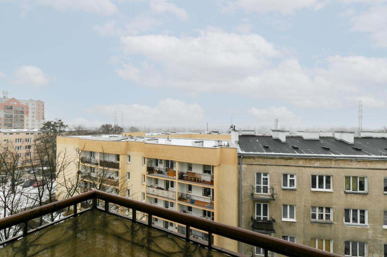 Wola Apartment With Balcony & Close To Metro By Noclegi Renters Varsavia Esterno foto